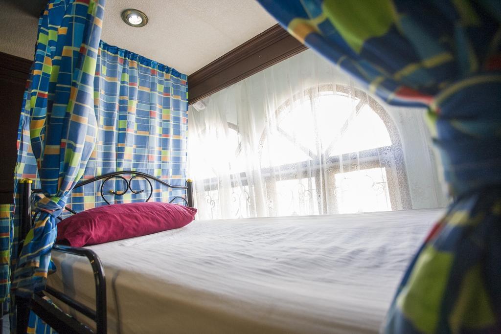Mad Cow Hostel Bangkok Room photo