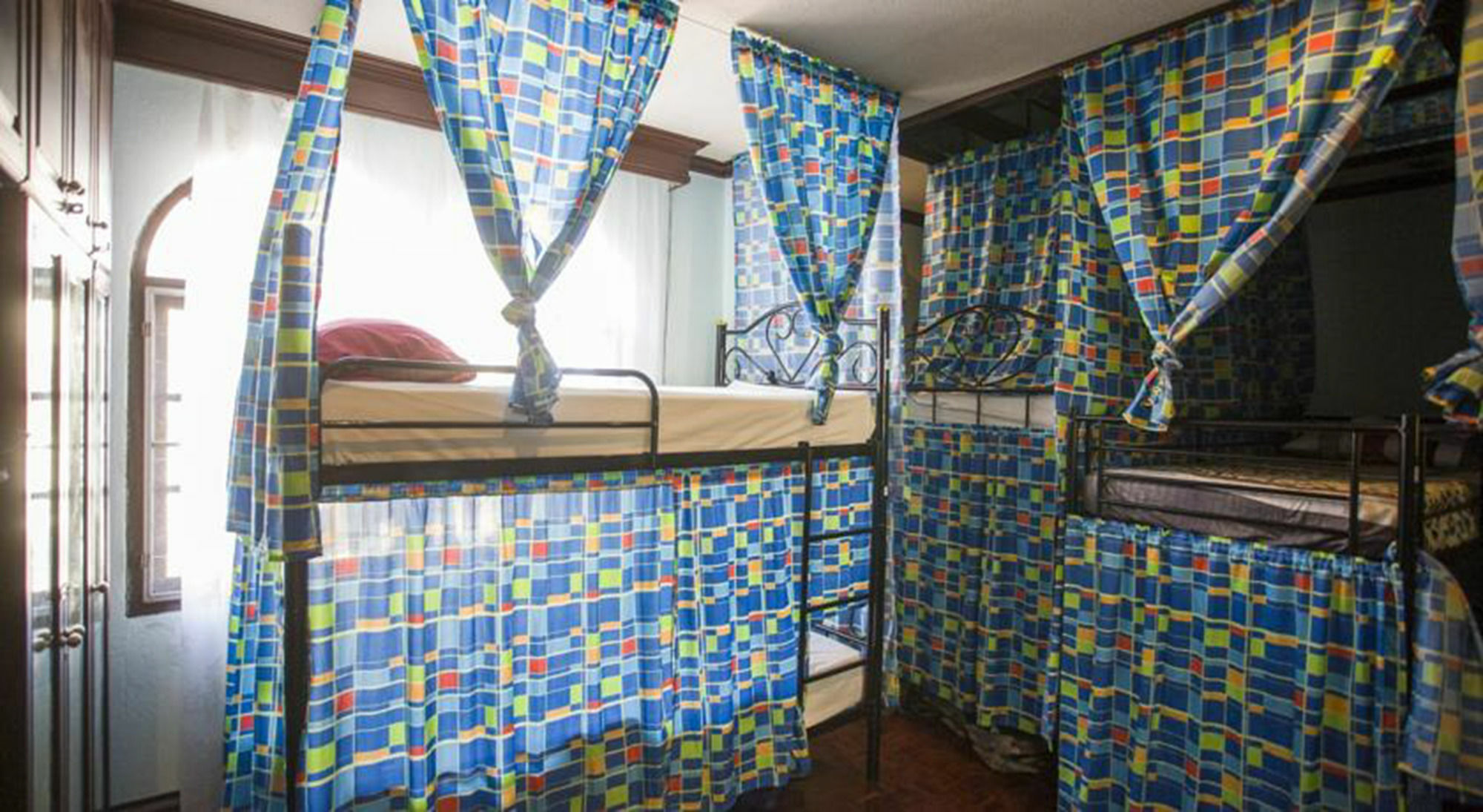 Mad Cow Hostel Bangkok Exterior photo